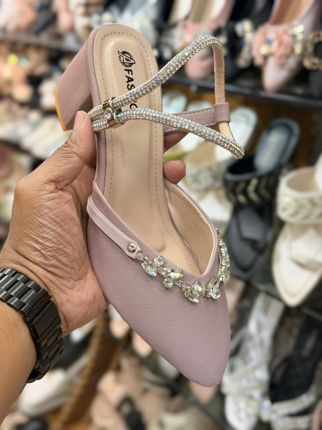 Ladies Shoe