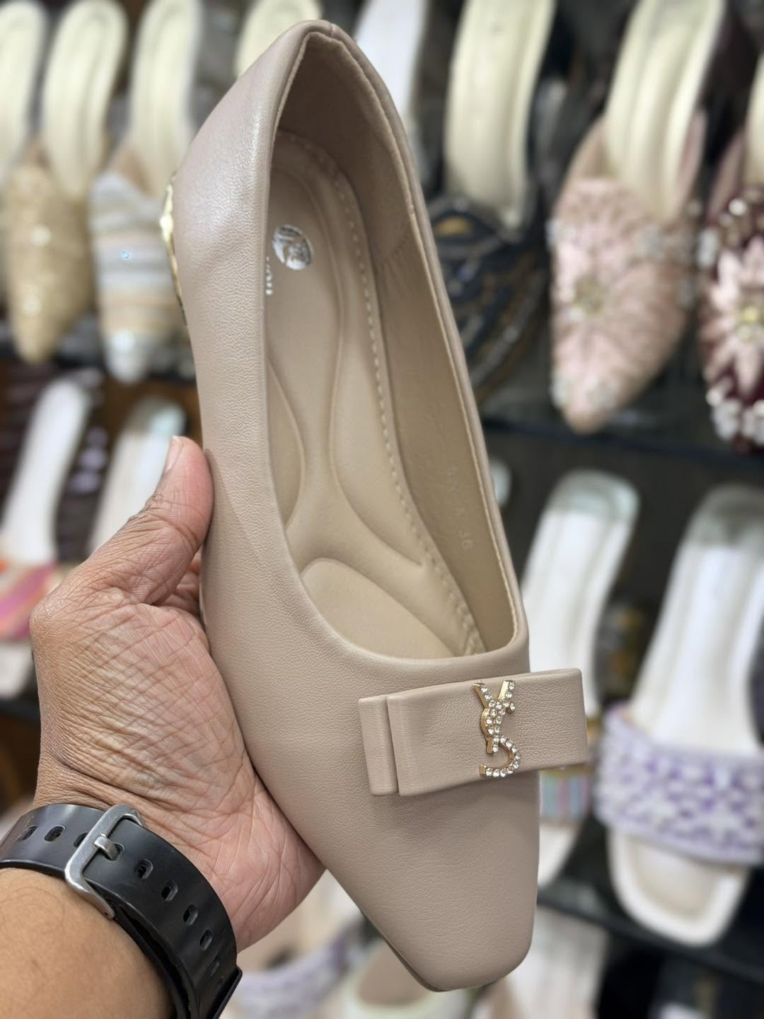 Ladies Shoe