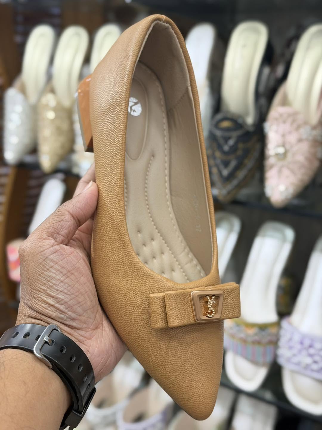 Ladies Shoe
