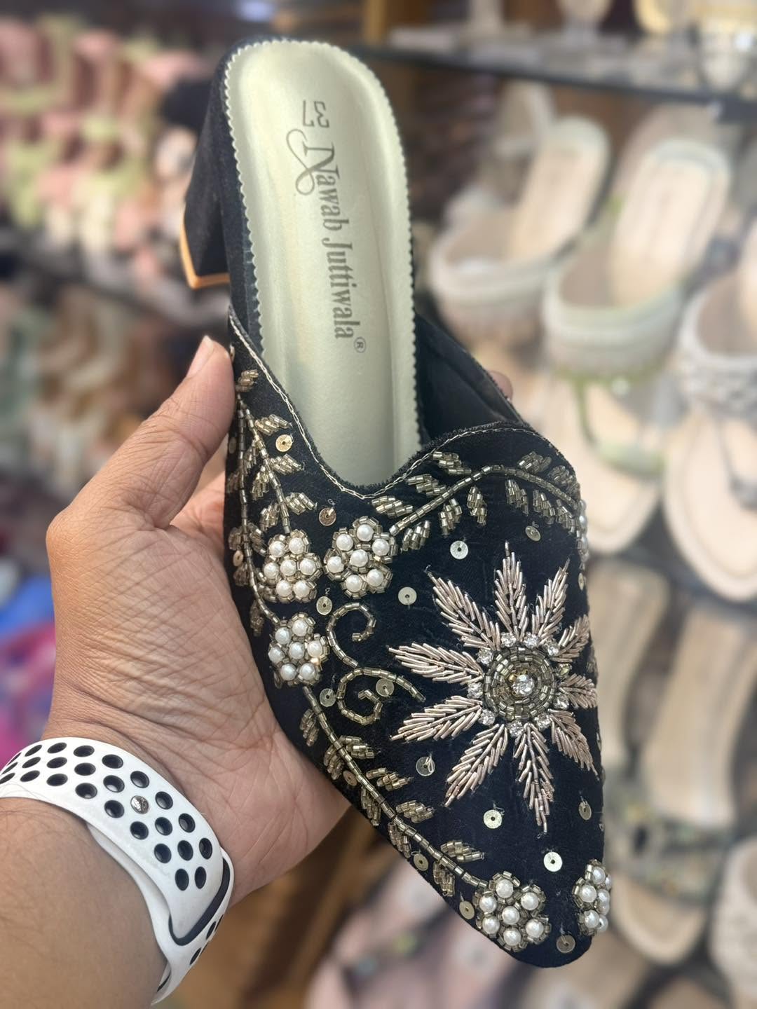 Ladies Shoe