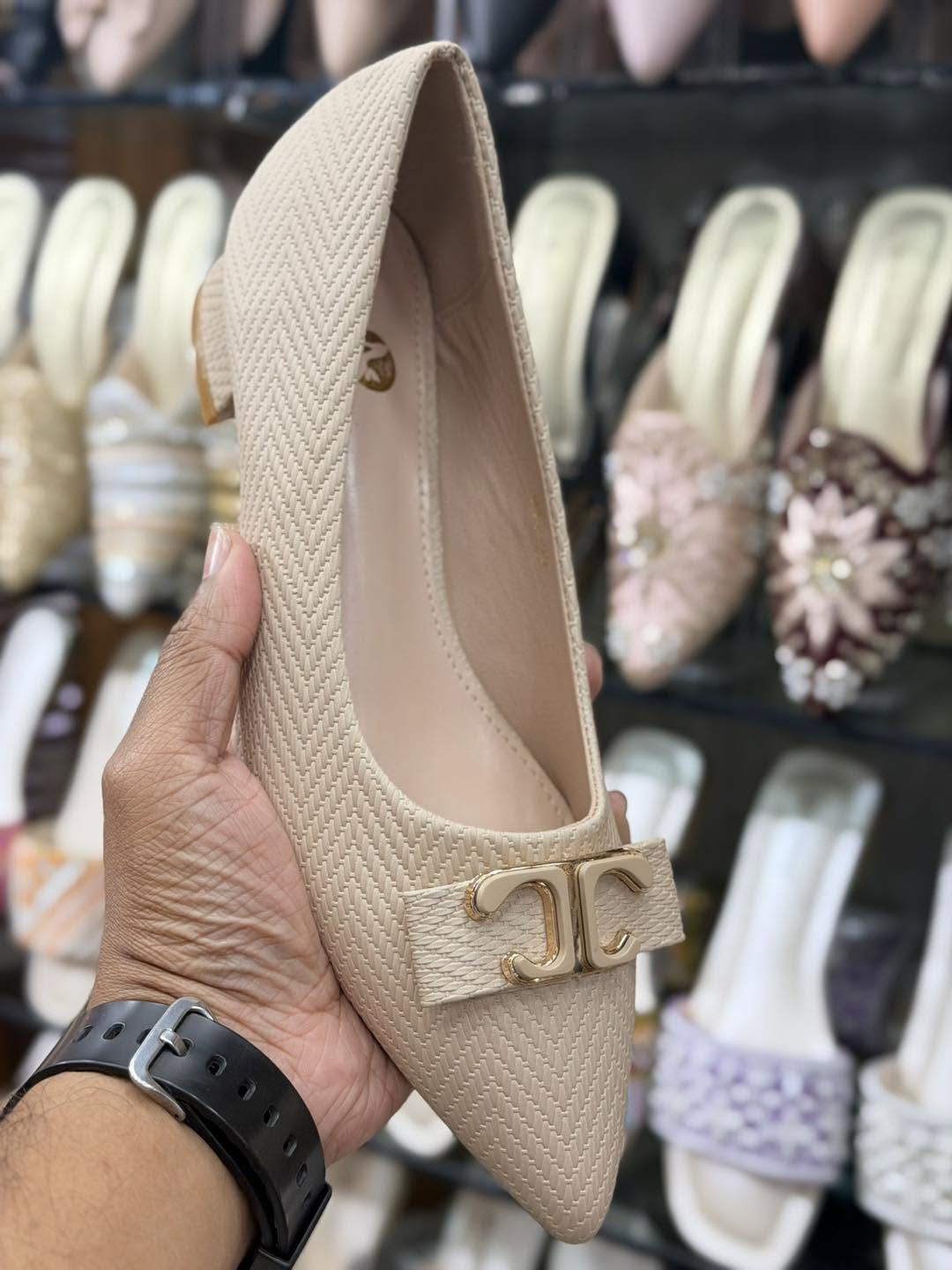 Ladies Shoe