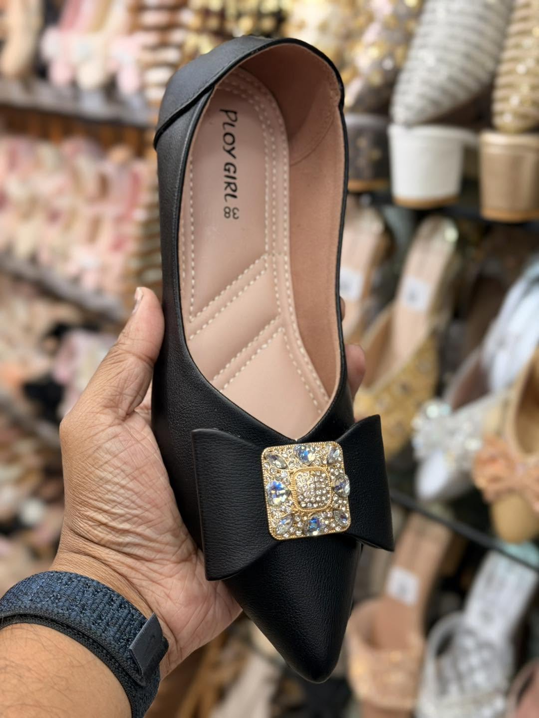 Ladies Shoe