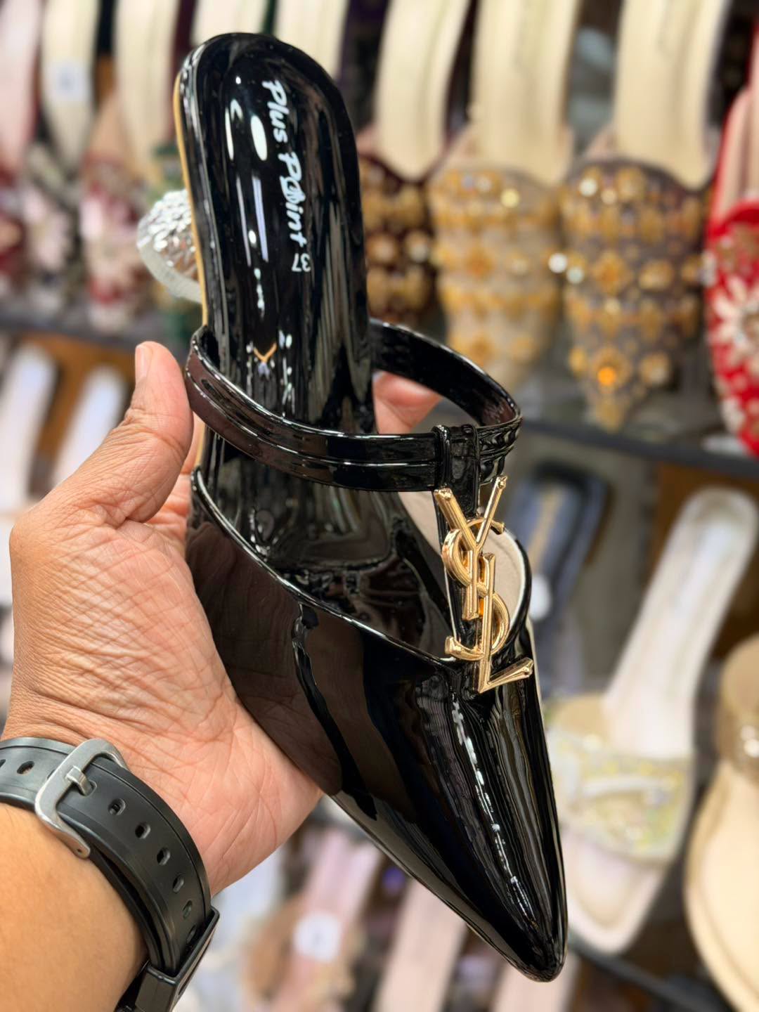 Ladies Shoe