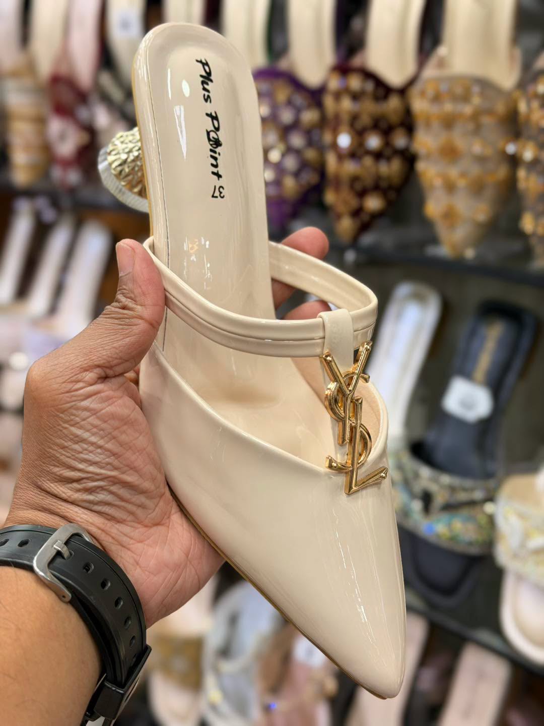Ladies Shoe